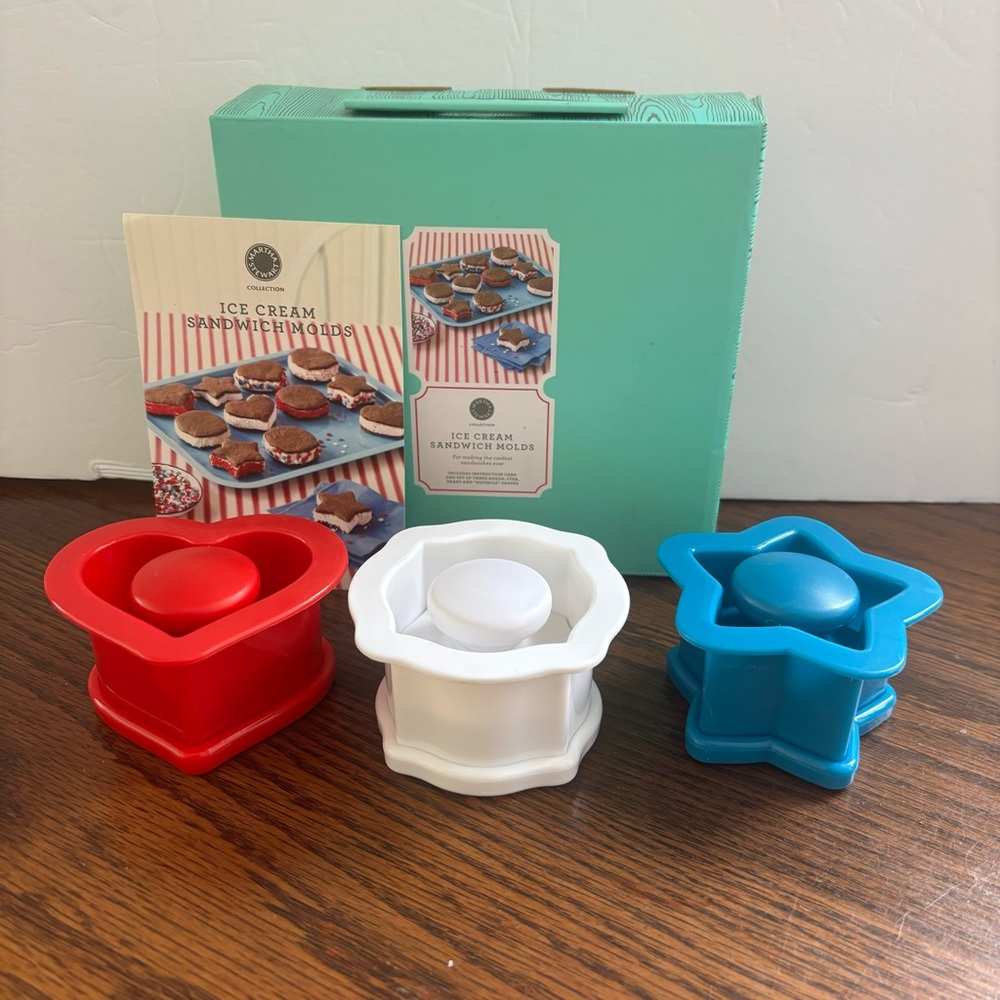 Martha Stewart Ice Cream Sandwich Maker Molds Red Heart Blue Star White Square